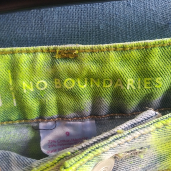 No Boundaries Juniors Size 9 Neon Tie Dye Denim Distressed Shorts - Picture 3 of 4
